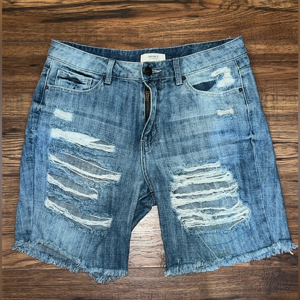 Forever 21 Los Angeles Distressed Bermuda Shorts Size 29